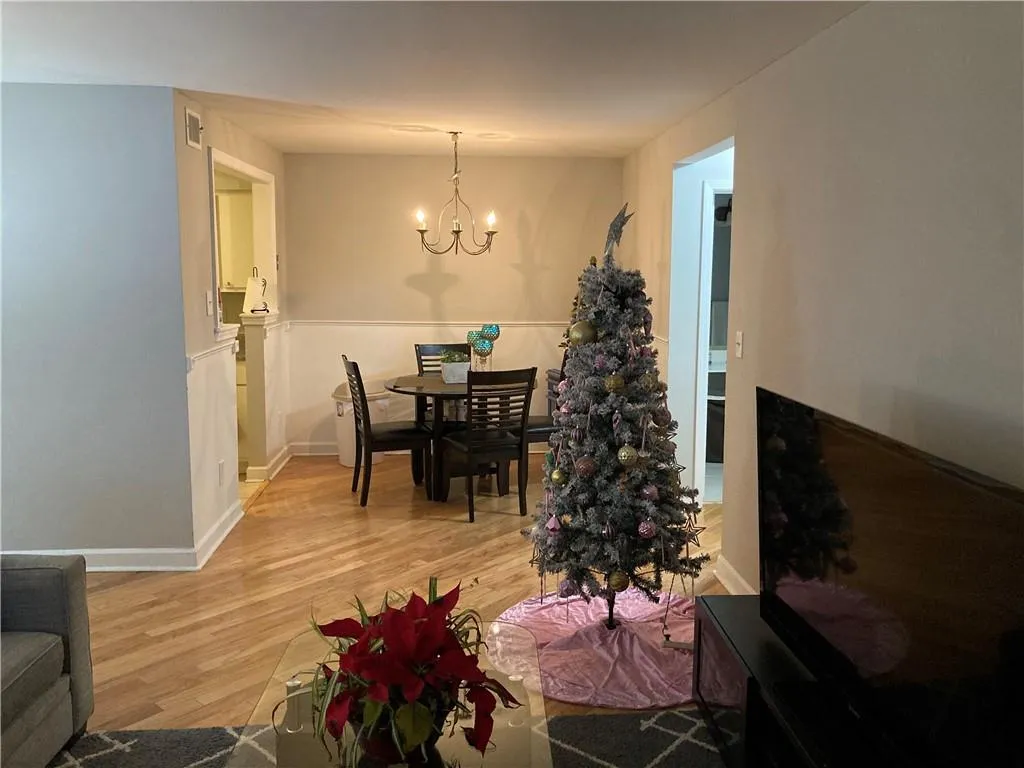 1510 Wingate Way, Sandy Springs, Georgia 30350, 2 Bedrooms Bedrooms, ,2 BathroomsBathrooms,Residential,Sold,1510 Wingate Way,6817066