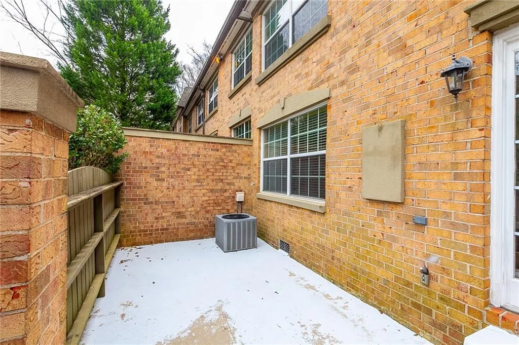 6980 Roswell Road Unit A4, Atlanta, Georgia 30328, 3 Bedrooms Bedrooms, ,2 BathroomsBathrooms,Residential,Sold,6980 Roswell Road Unit A4,6986744