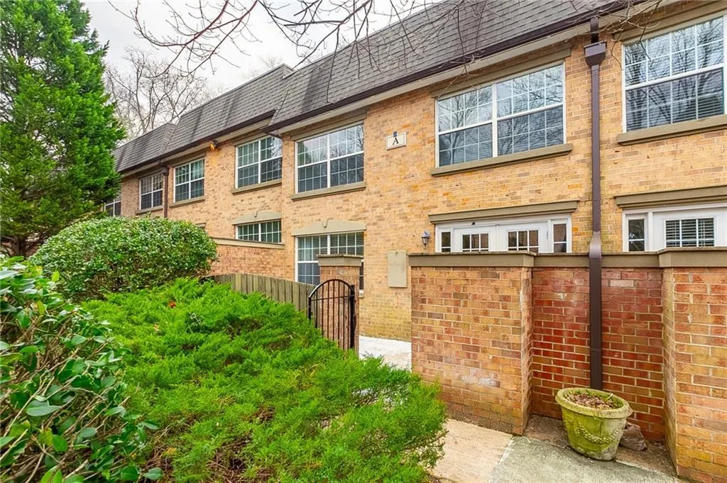 6980 Roswell Road Unit A4, Atlanta, Georgia 30328, 3 Bedrooms Bedrooms, ,2 BathroomsBathrooms,Residential,Sold,6980 Roswell Road Unit A4,6986744