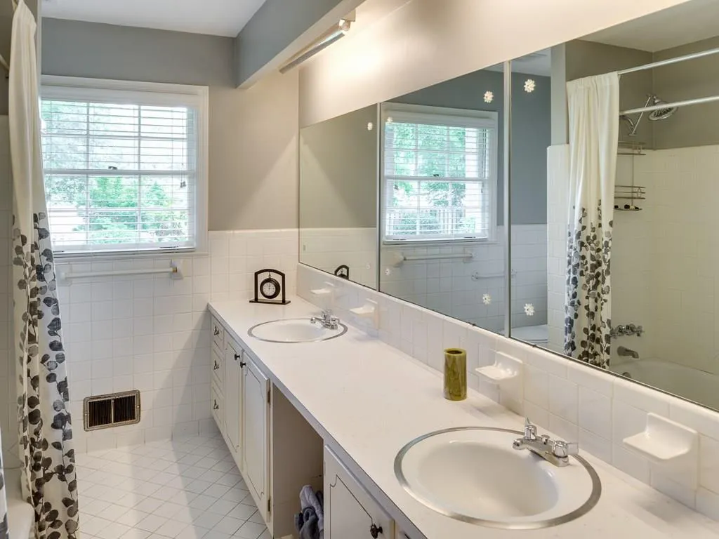 4775 Brinkley Lane, Sandy Springs, Georgia 30342, 3 Bedrooms Bedrooms, ,2 BathroomsBathrooms,Residential,Sold,4775 Brinkley Lane,6028344