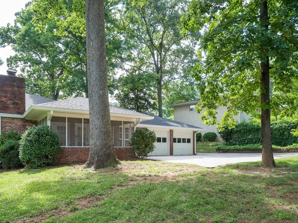 4775 Brinkley Lane, Sandy Springs, Georgia 30342, 3 Bedrooms Bedrooms, ,2 BathroomsBathrooms,Residential,Sold,4775 Brinkley Lane,6028344