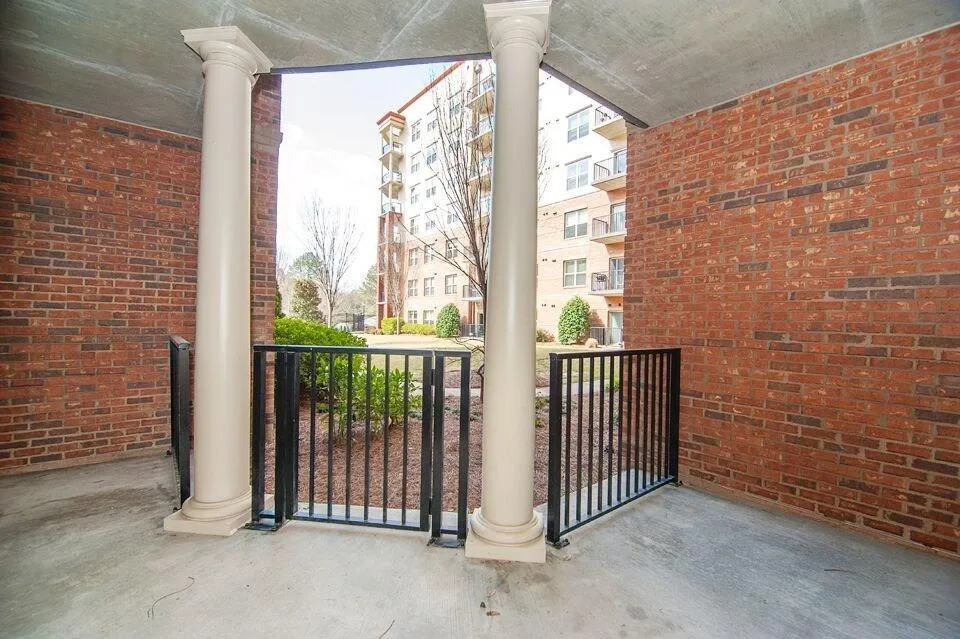 200 River Vista Drive Unit 103, Atlanta, Georgia 30339, 2 Bedrooms Bedrooms, ,2 BathroomsBathrooms,Residential,Sold,200 River Vista Drive Unit 103,5657510