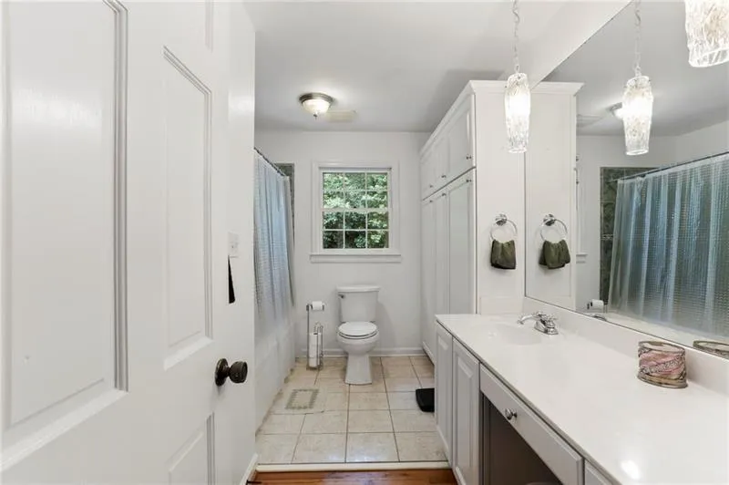 570 Bridgewater Drive, Sandy Springs, Georgia 30328, 6 Bedrooms Bedrooms, ,4 BathroomsBathrooms,Residential,Sold,570 Bridgewater Drive,6736734