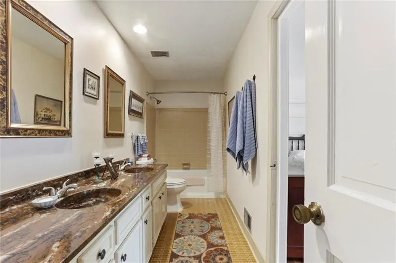 570 Bridgewater Drive, Sandy Springs, Georgia 30328, 6 Bedrooms Bedrooms, ,4 BathroomsBathrooms,Residential,Sold,570 Bridgewater Drive,6736734