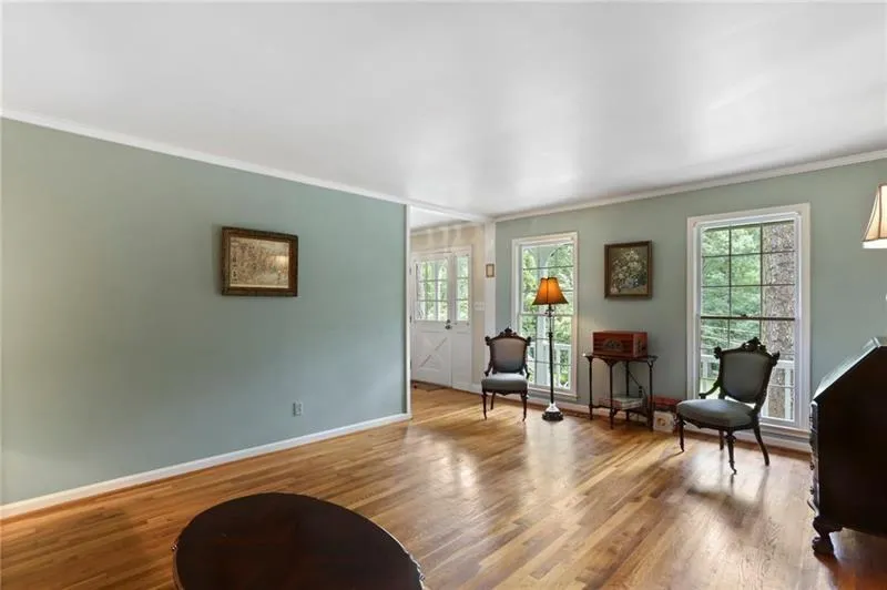 570 Bridgewater Drive, Sandy Springs, Georgia 30328, 6 Bedrooms Bedrooms, ,4 BathroomsBathrooms,Residential,Sold,570 Bridgewater Drive,6736734