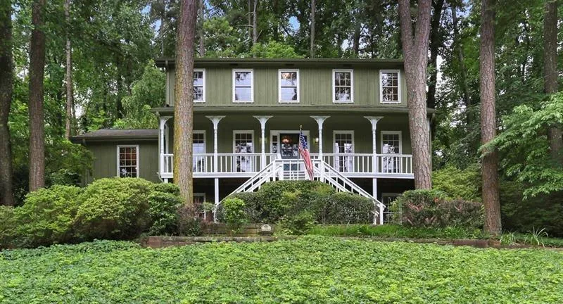 570 Bridgewater Drive, Sandy Springs, Georgia 30328, 6 Bedrooms Bedrooms, ,4 BathroomsBathrooms,Residential,Sold,570 Bridgewater Drive,6736734