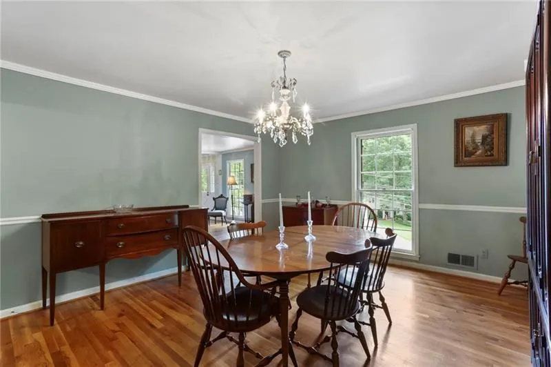 570 Bridgewater Drive, Sandy Springs, Georgia 30328, 6 Bedrooms Bedrooms, ,4 BathroomsBathrooms,Residential,Sold,570 Bridgewater Drive,6736734