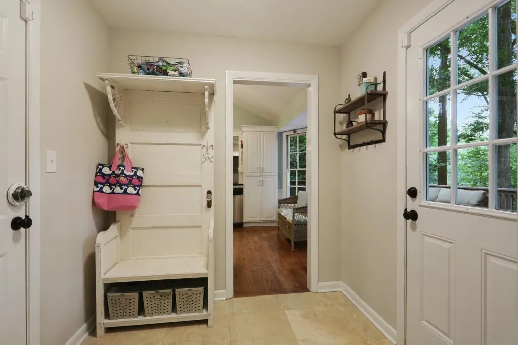 350 Thornwood Drive, Sandy Springs, Georgia 30328, 4 Bedrooms Bedrooms, ,4 BathroomsBathrooms,Residential,Sold,350 Thornwood Drive,6582777