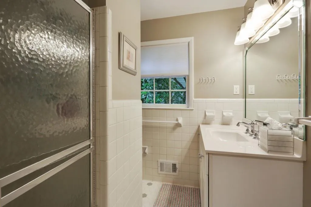 350 Thornwood Drive, Sandy Springs, Georgia 30328, 4 Bedrooms Bedrooms, ,4 BathroomsBathrooms,Residential,Sold,350 Thornwood Drive,6582777