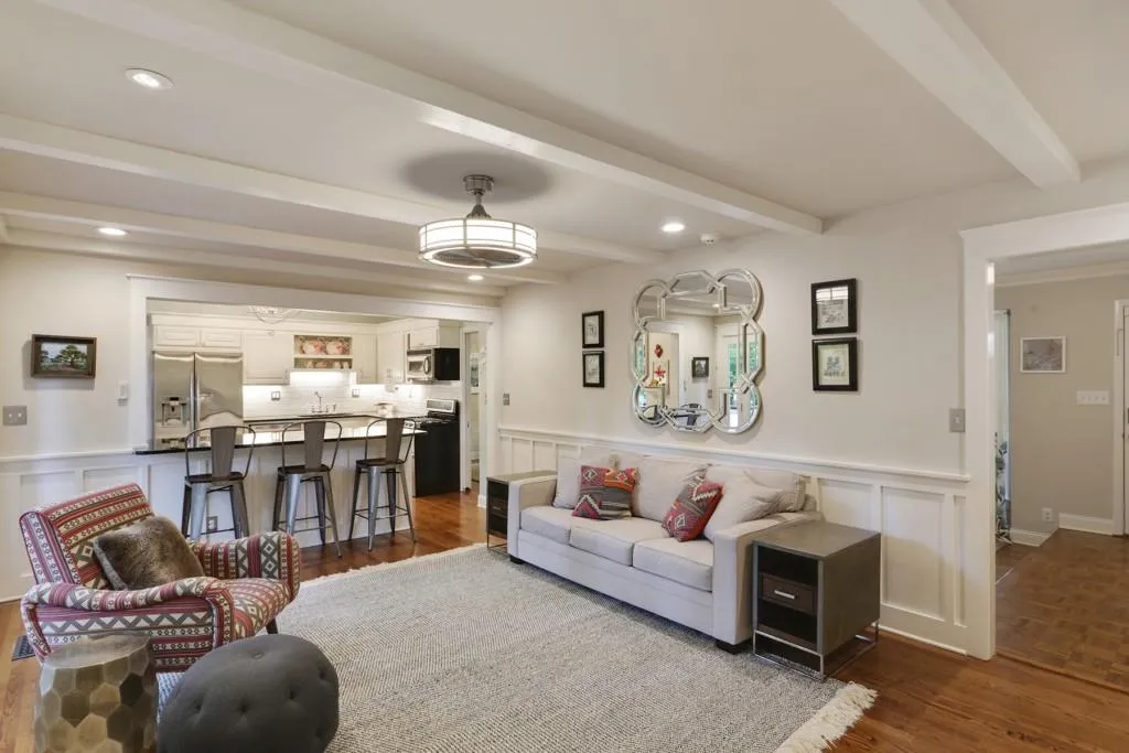 350 Thornwood Drive, Sandy Springs, Georgia 30328, 4 Bedrooms Bedrooms, ,4 BathroomsBathrooms,Residential,Sold,350 Thornwood Drive,6582777