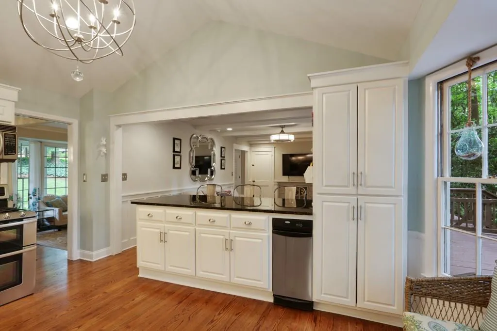 350 Thornwood Drive, Sandy Springs, Georgia 30328, 4 Bedrooms Bedrooms, ,4 BathroomsBathrooms,Residential,Sold,350 Thornwood Drive,6582777