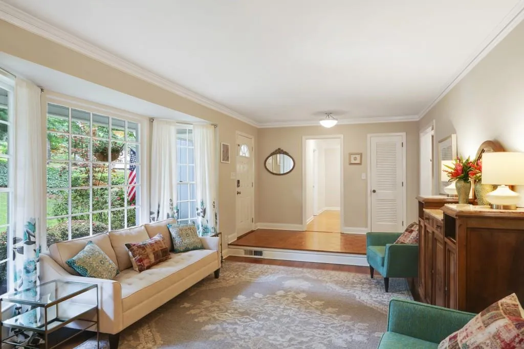 350 Thornwood Drive, Sandy Springs, Georgia 30328, 4 Bedrooms Bedrooms, ,4 BathroomsBathrooms,Residential,Sold,350 Thornwood Drive,6582777