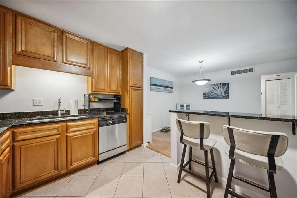 1468 Briarwood Road Ne Unit 406, Brookhaven, Georgia 30319, 1 Bedroom Bedrooms, ,1 BathroomBathrooms,Residential,For Sale,1468 Briarwood Road Ne Unit 406,7604215