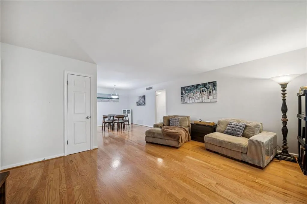 1468 Briarwood Road Ne Unit 406, Brookhaven, Georgia 30319, 1 Bedroom Bedrooms, ,1 BathroomBathrooms,Residential,For Sale,1468 Briarwood Road Ne Unit 406,7604215