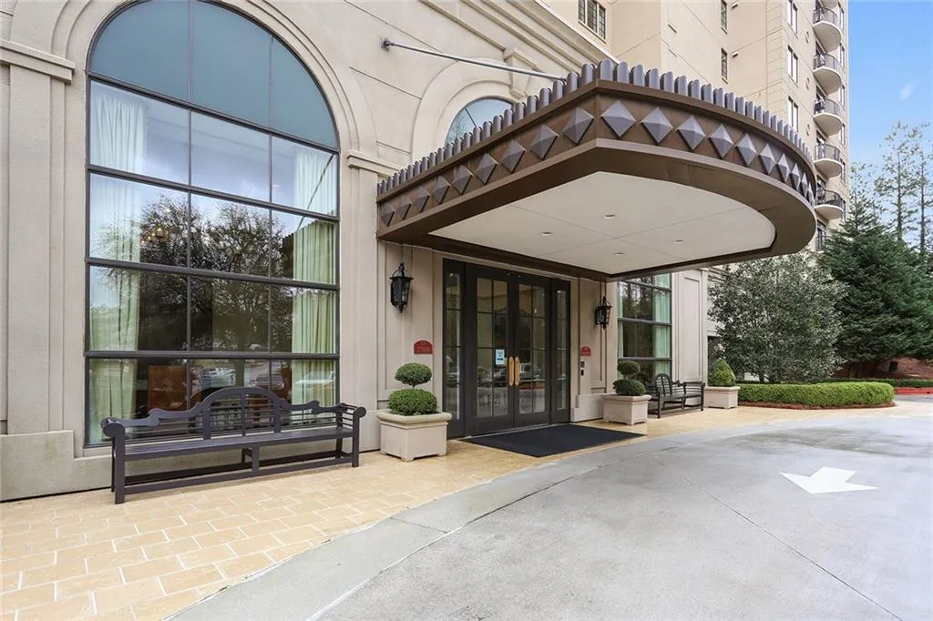 2700 Paces Ferry Road Se Unit 305, Atlanta, Georgia 30339, 2 Bedrooms Bedrooms, ,2 BathroomsBathrooms,Residential,Sold,2700 Paces Ferry Road Se Unit 305,5968497