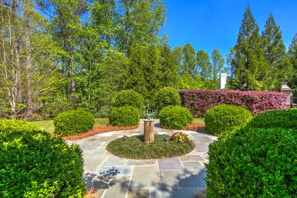 20 Old Maryland Chase, Sandy Springs, Georgia 30327, 5 Bedrooms Bedrooms, ,4 BathroomsBathrooms,Residential,Sold,20 Old Maryland Chase,5999136