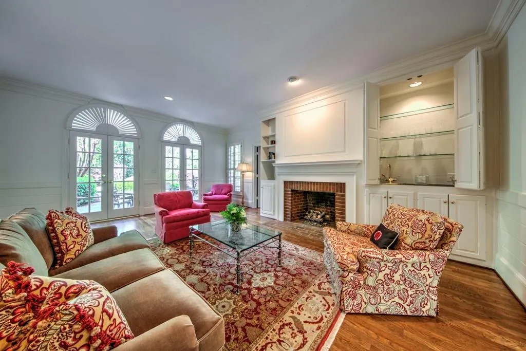20 Old Maryland Chase, Sandy Springs, Georgia 30327, 5 Bedrooms Bedrooms, ,4 BathroomsBathrooms,Residential,Sold,20 Old Maryland Chase,5999136