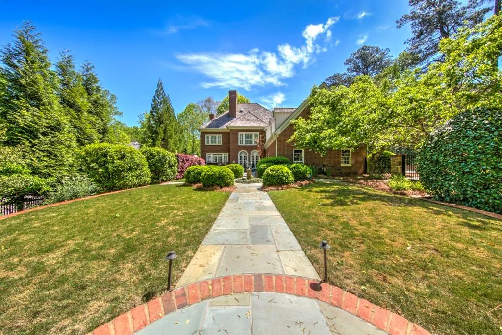 20 Old Maryland Chase, Sandy Springs, Georgia 30327, 5 Bedrooms Bedrooms, ,4 BathroomsBathrooms,Residential,Sold,20 Old Maryland Chase,5999136