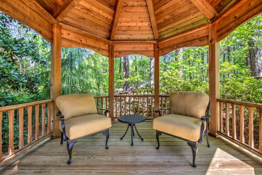 20 Old Maryland Chase, Sandy Springs, Georgia 30327, 5 Bedrooms Bedrooms, ,4 BathroomsBathrooms,Residential,Sold,20 Old Maryland Chase,5999136