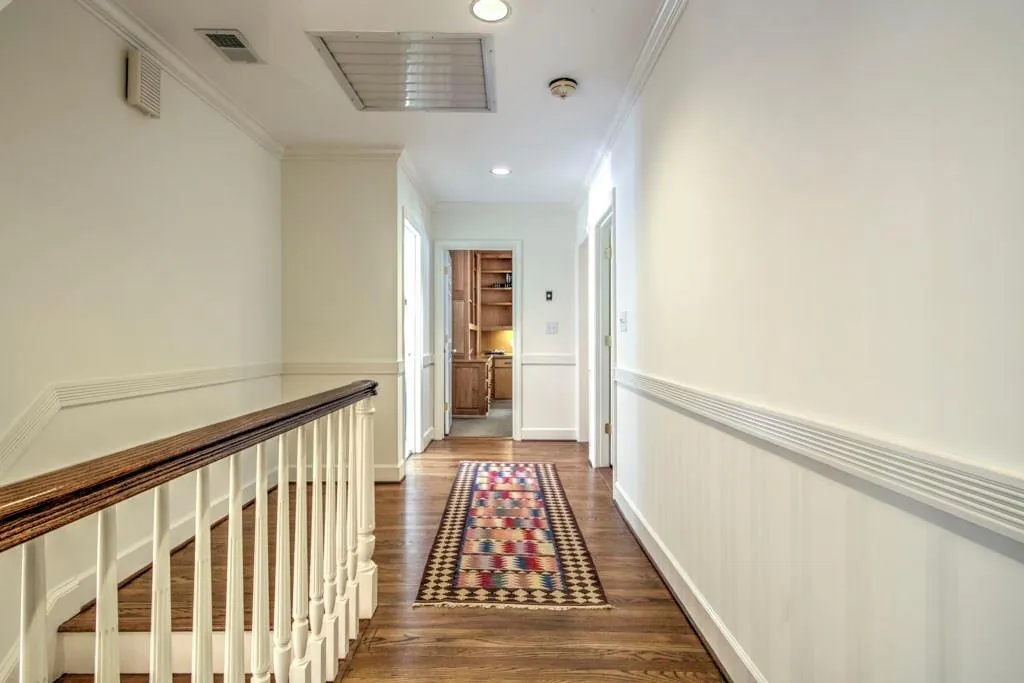 20 Old Maryland Chase, Sandy Springs, Georgia 30327, 5 Bedrooms Bedrooms, ,4 BathroomsBathrooms,Residential,Sold,20 Old Maryland Chase,5999136