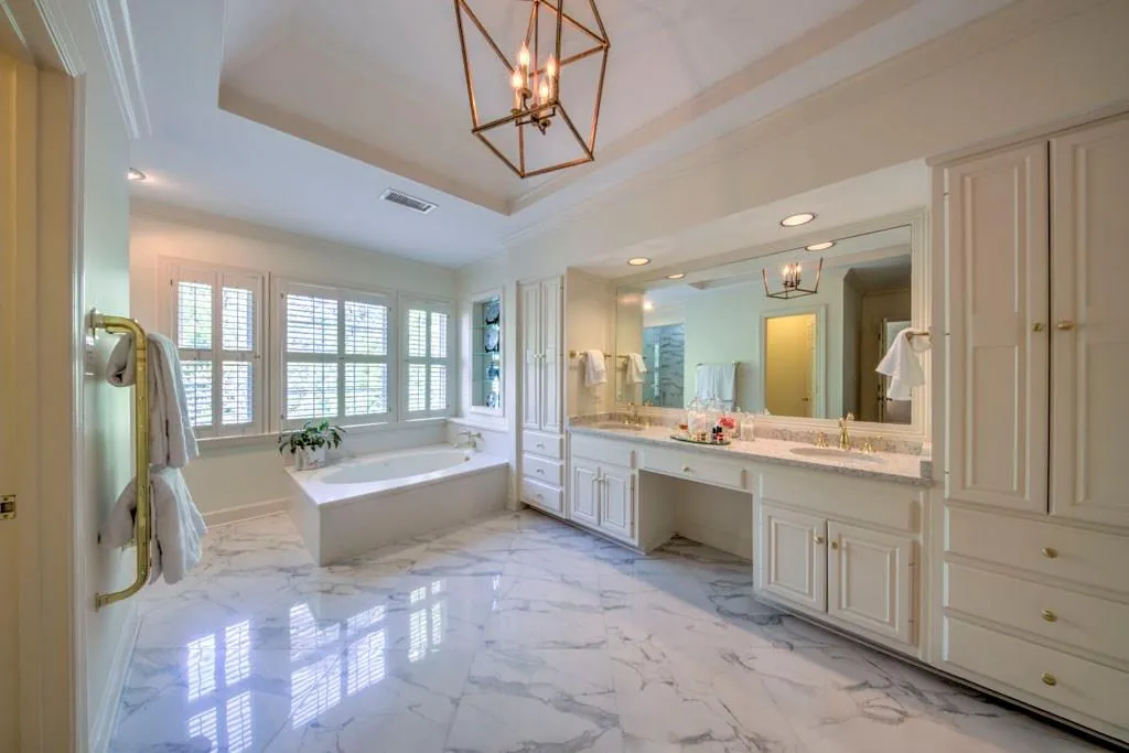 20 Old Maryland Chase, Sandy Springs, Georgia 30327, 5 Bedrooms Bedrooms, ,4 BathroomsBathrooms,Residential,Sold,20 Old Maryland Chase,5999136