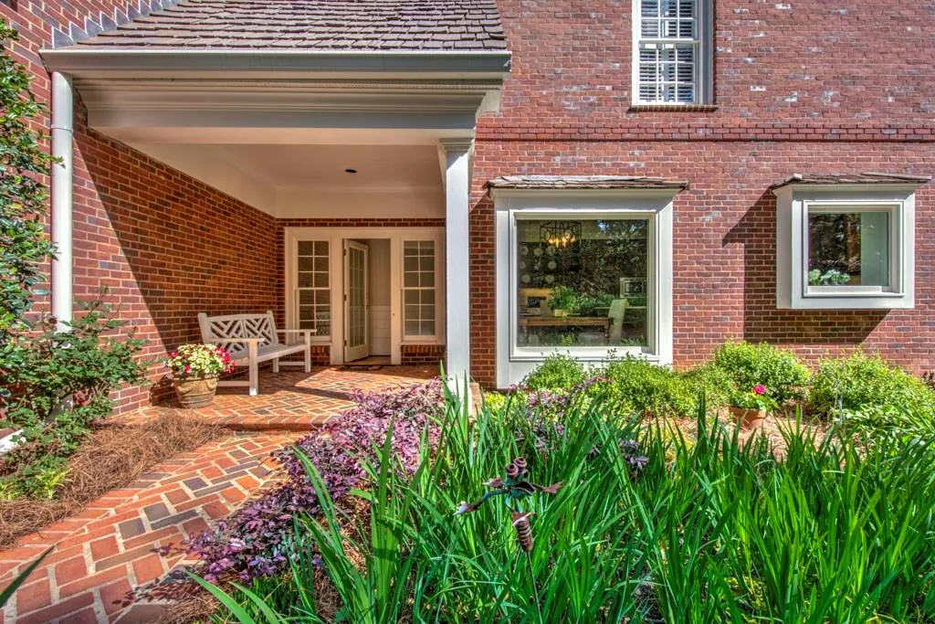 20 Old Maryland Chase, Sandy Springs, Georgia 30327, 5 Bedrooms Bedrooms, ,4 BathroomsBathrooms,Residential,Sold,20 Old Maryland Chase,5999136