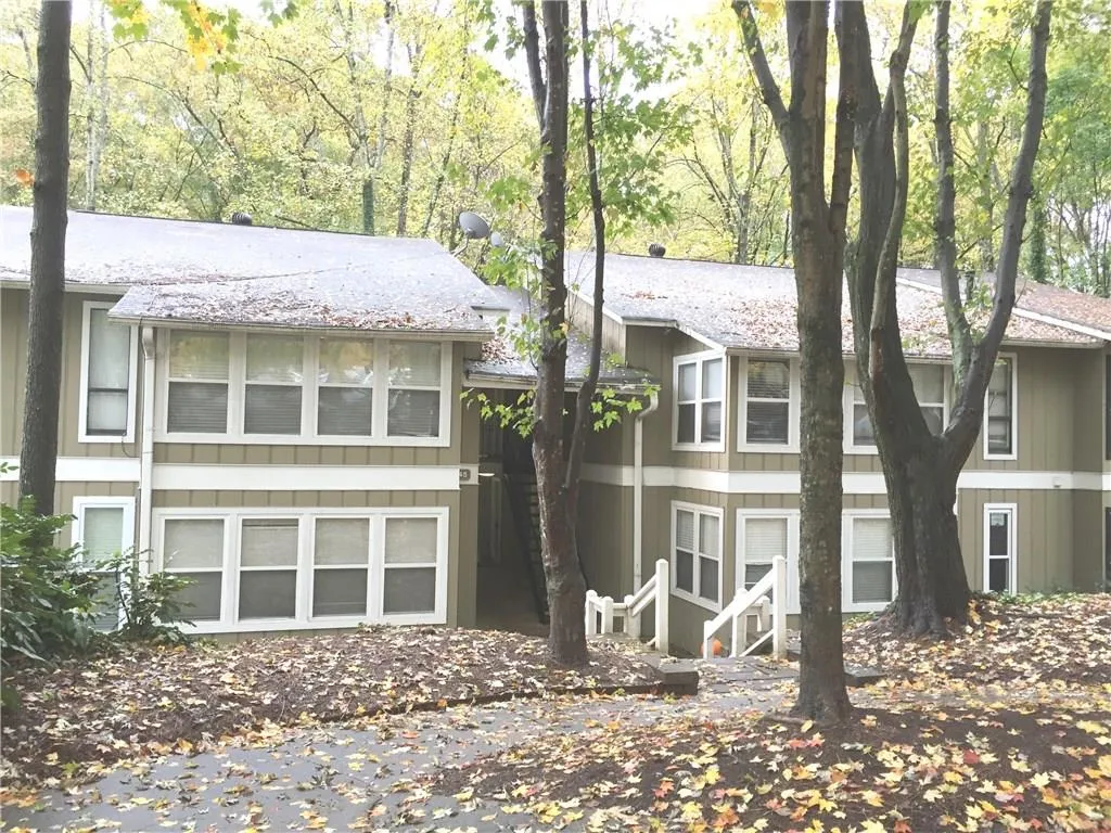 5145 Roswell Road Unit #9, Atlanta, Georgia 30342, 2 Bedrooms Bedrooms, ,1 BathroomBathrooms,Residential,Sold,5145 Roswell Road Unit #9,5614305