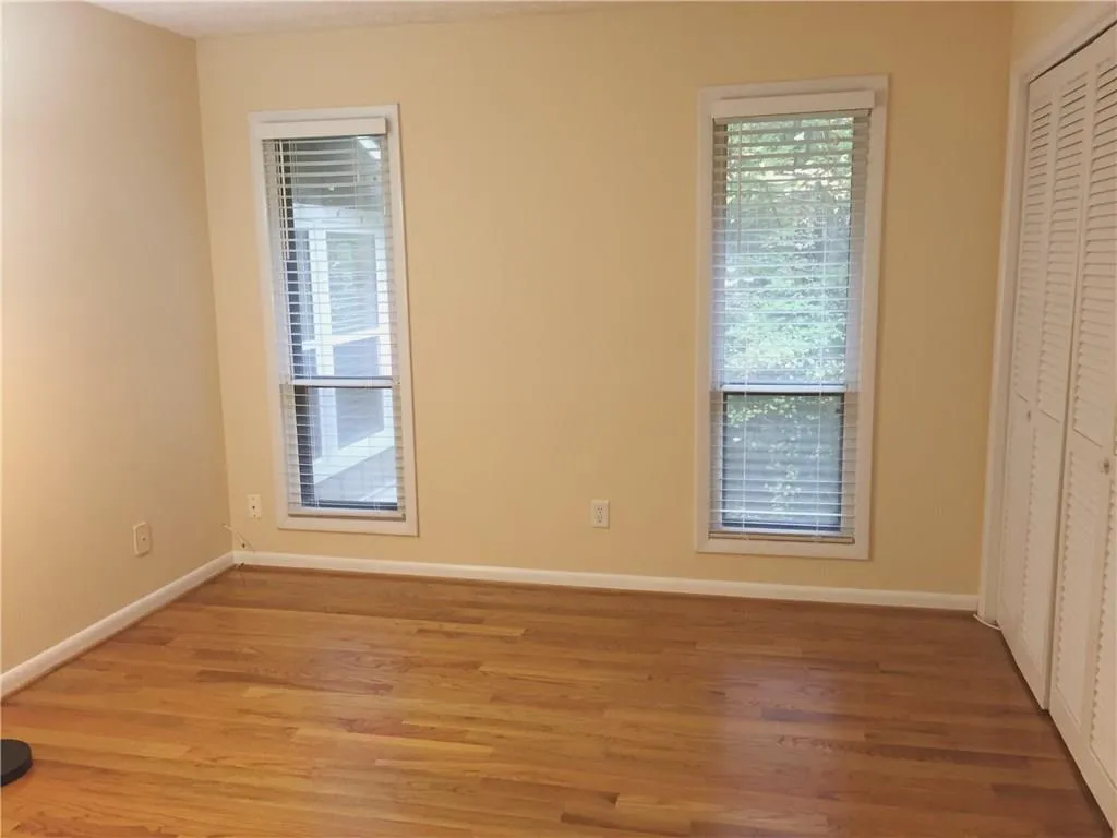 5145 Roswell Road Unit #9, Atlanta, Georgia 30342, 2 Bedrooms Bedrooms, ,1 BathroomBathrooms,Residential,Sold,5145 Roswell Road Unit #9,5614305