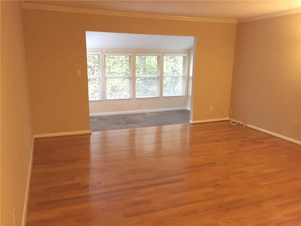 5145 Roswell Road Unit #9, Atlanta, Georgia 30342, 2 Bedrooms Bedrooms, ,1 BathroomBathrooms,Residential,Sold,5145 Roswell Road Unit #9,5614305