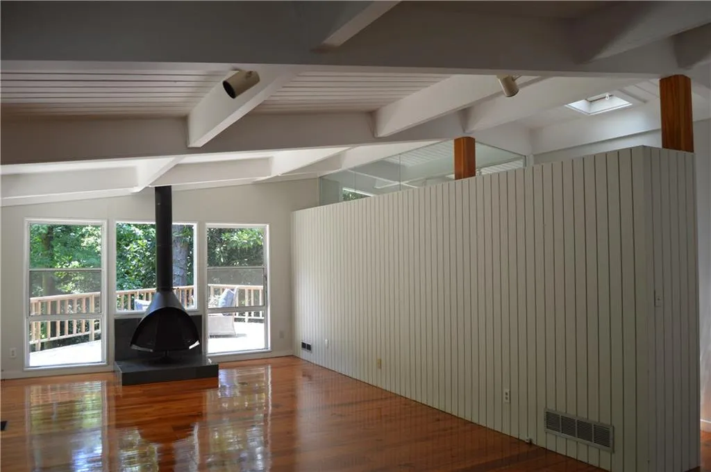 6408 Cherry Tree Lane, Sandy Springs, Georgia 30328, 3 Bedrooms Bedrooms, ,3 BathroomsBathrooms,Residential,Sold,6408 Cherry Tree Lane,5711128