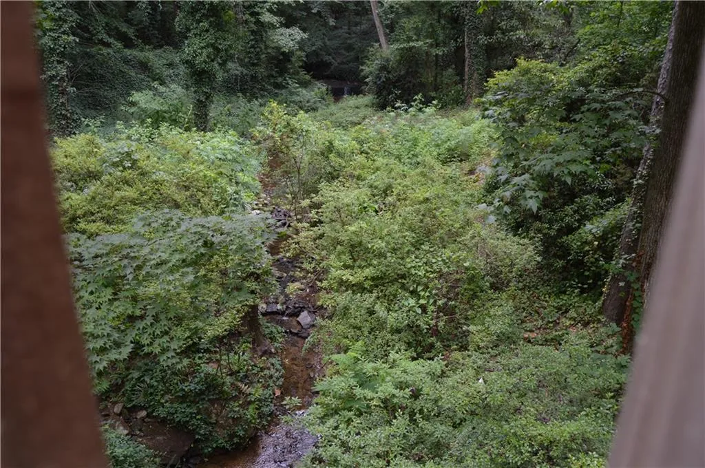 6408 Cherry Tree Lane, Sandy Springs, Georgia 30328, 3 Bedrooms Bedrooms, ,3 BathroomsBathrooms,Residential,Sold,6408 Cherry Tree Lane,5711128