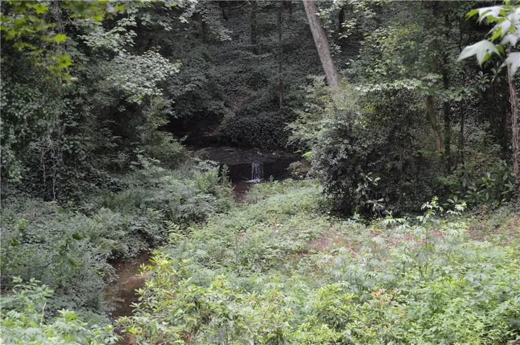 6408 Cherry Tree Lane, Sandy Springs, Georgia 30328, 3 Bedrooms Bedrooms, ,3 BathroomsBathrooms,Residential,Sold,6408 Cherry Tree Lane,5711128