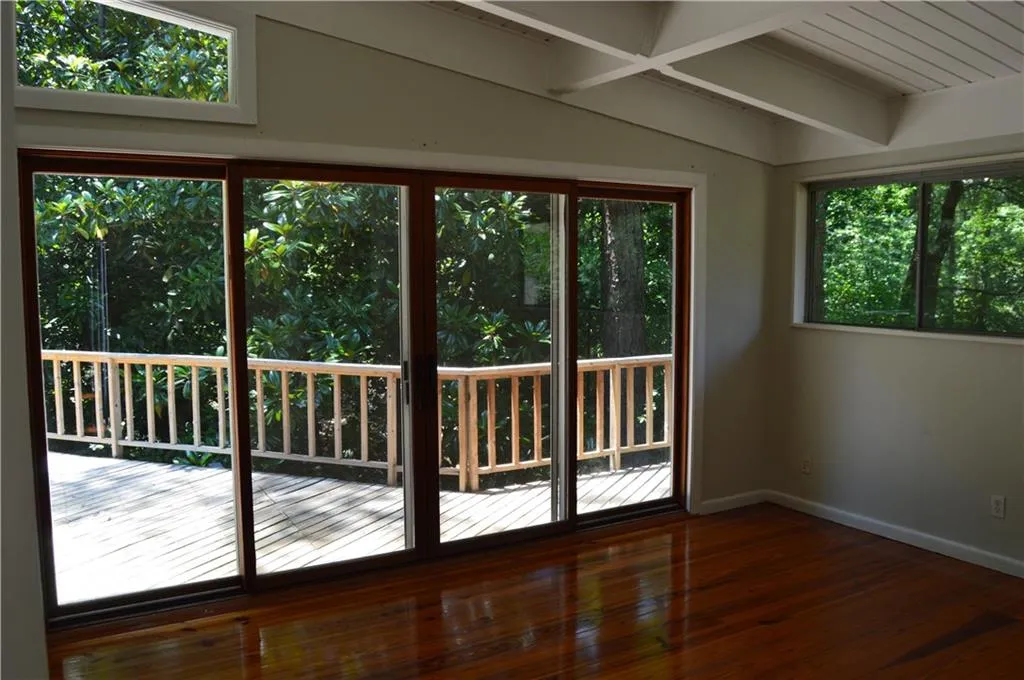 6408 Cherry Tree Lane, Sandy Springs, Georgia 30328, 3 Bedrooms Bedrooms, ,3 BathroomsBathrooms,Residential,Sold,6408 Cherry Tree Lane,5711128