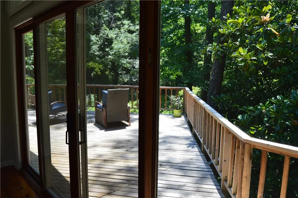 6408 Cherry Tree Lane, Sandy Springs, Georgia 30328, 3 Bedrooms Bedrooms, ,3 BathroomsBathrooms,Residential,Sold,6408 Cherry Tree Lane,5711128