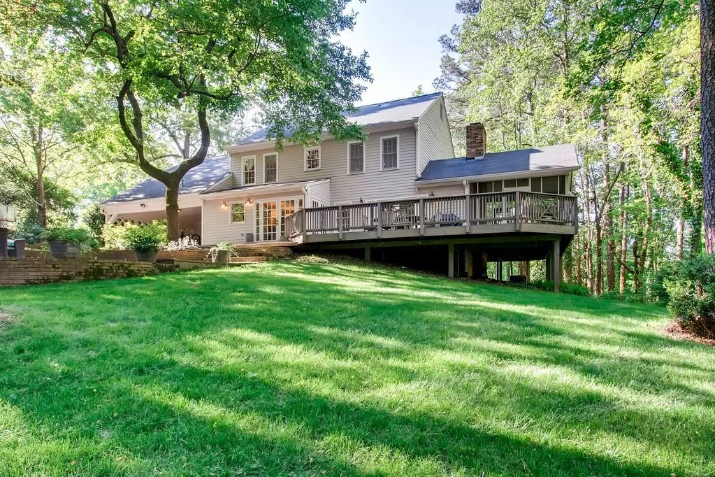 590 Bridgewater Drive, Sandy Springs, Georgia 30328, 5 Bedrooms Bedrooms, ,3 BathroomsBathrooms,Residential,Sold,590 Bridgewater Drive,6688508
