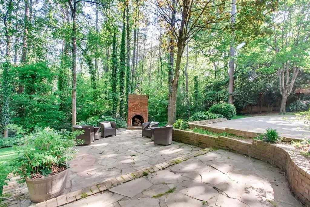 590 Bridgewater Drive, Sandy Springs, Georgia 30328, 5 Bedrooms Bedrooms, ,3 BathroomsBathrooms,Residential,Sold,590 Bridgewater Drive,6688508