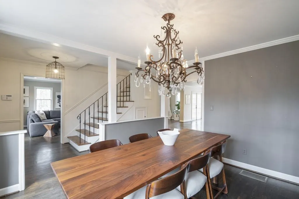 590 Bridgewater Drive, Sandy Springs, Georgia 30328, 5 Bedrooms Bedrooms, ,3 BathroomsBathrooms,Residential,Sold,590 Bridgewater Drive,6688508