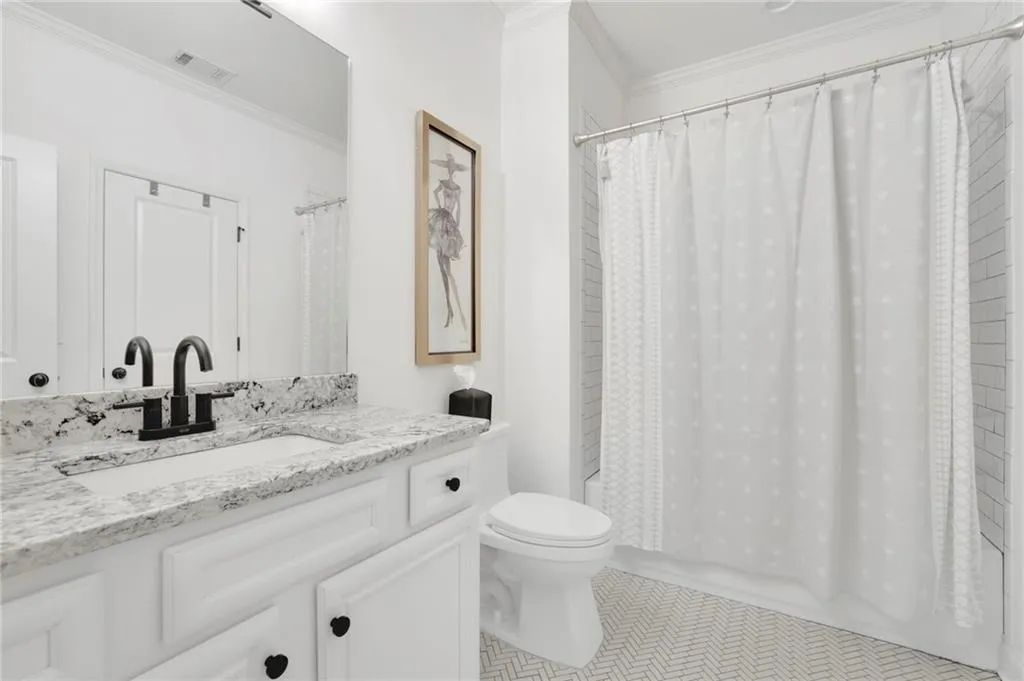 5849 Long Island Drive Nw, Atlanta, Georgia 30328, 6 Bedrooms Bedrooms, ,4 BathroomsBathrooms,Residential,For Sale,5849 Long Island Drive Nw,7737501
