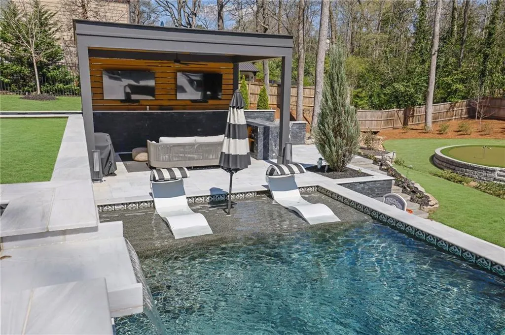 5849 Long Island Drive Nw, Atlanta, Georgia 30328, 6 Bedrooms Bedrooms, ,4 BathroomsBathrooms,Residential,For Sale,5849 Long Island Drive Nw,7737501