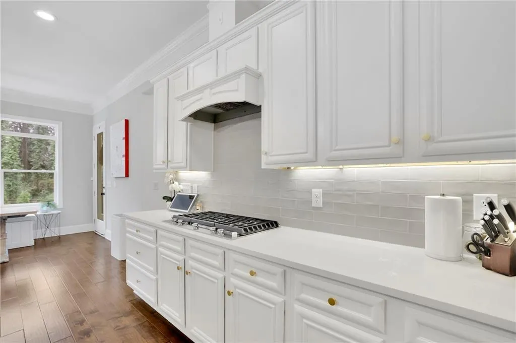 5849 Long Island Drive Nw, Atlanta, Georgia 30328, 6 Bedrooms Bedrooms, ,4 BathroomsBathrooms,Residential,For Sale,5849 Long Island Drive Nw,7737501