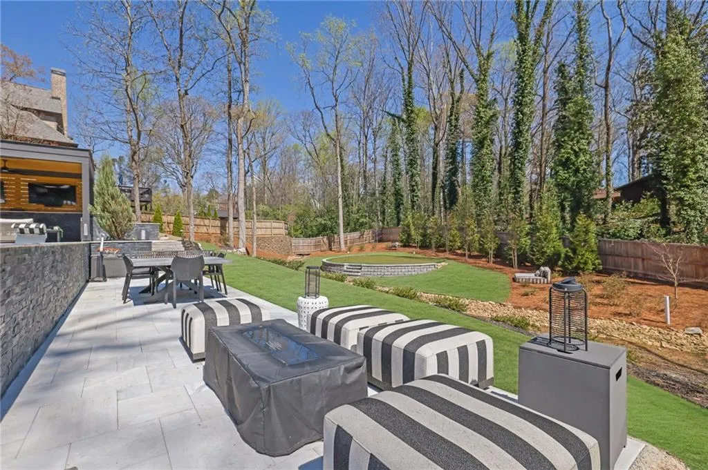 5849 Long Island Drive Nw, Atlanta, Georgia 30328, 6 Bedrooms Bedrooms, ,4 BathroomsBathrooms,Residential,For Sale,5849 Long Island Drive Nw,7737501