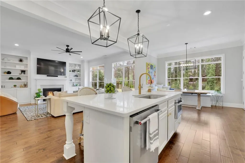 5849 Long Island Drive Nw, Atlanta, Georgia 30328, 6 Bedrooms Bedrooms, ,4 BathroomsBathrooms,Residential,For Sale,5849 Long Island Drive Nw,7737501