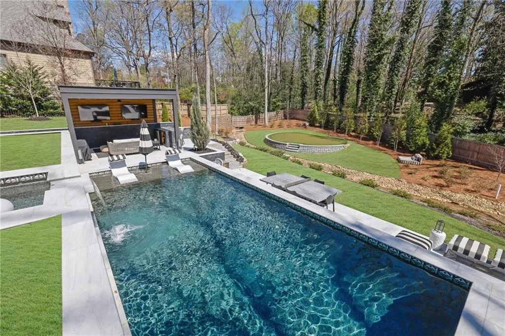 5849 Long Island Drive Nw, Atlanta, Georgia 30328, 6 Bedrooms Bedrooms, ,4 BathroomsBathrooms,Residential,For Sale,5849 Long Island Drive Nw,7737501