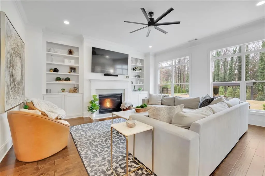 5849 Long Island Drive Nw, Atlanta, Georgia 30328, 6 Bedrooms Bedrooms, ,4 BathroomsBathrooms,Residential,For Sale,5849 Long Island Drive Nw,7737501