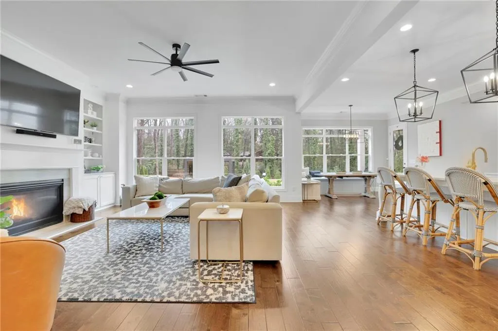 5849 Long Island Drive Nw, Atlanta, Georgia 30328, 6 Bedrooms Bedrooms, ,4 BathroomsBathrooms,Residential,For Sale,5849 Long Island Drive Nw,7737501