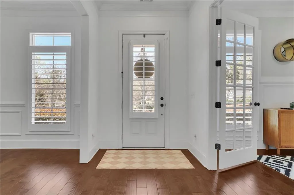 5849 Long Island Drive Nw, Atlanta, Georgia 30328, 6 Bedrooms Bedrooms, ,4 BathroomsBathrooms,Residential,For Sale,5849 Long Island Drive Nw,7737501
