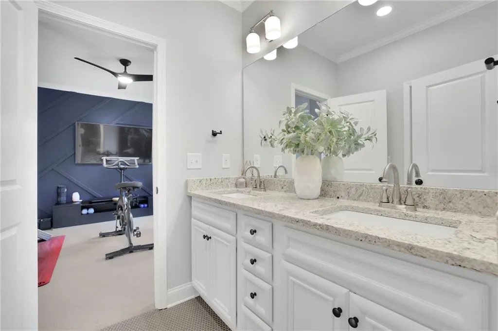 5849 Long Island Drive Nw, Atlanta, Georgia 30328, 6 Bedrooms Bedrooms, ,4 BathroomsBathrooms,Residential,For Sale,5849 Long Island Drive Nw,7737501
