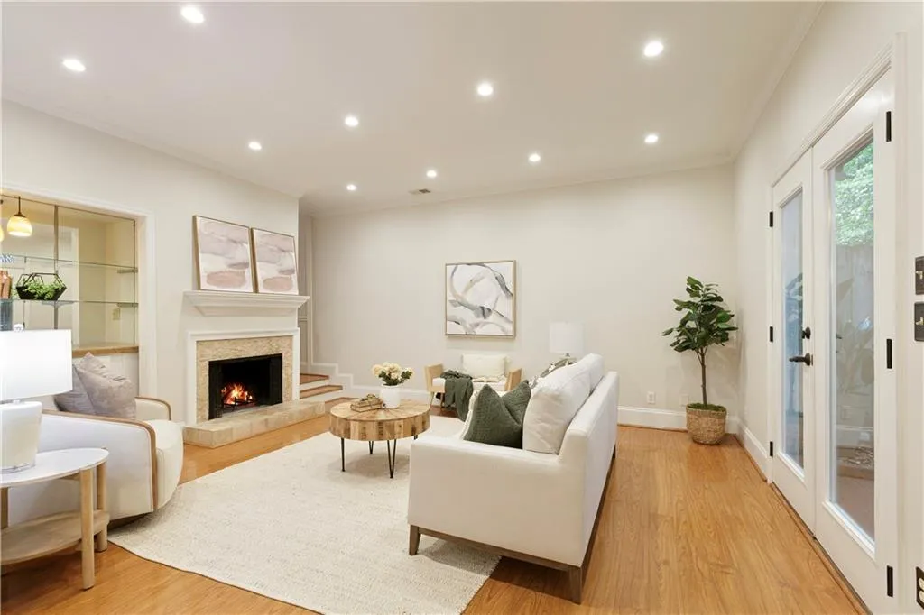 5700 Chemin De Vie, Sandy Springs, Georgia 30342, 3 Bedrooms Bedrooms, ,2 BathroomsBathrooms,Residential,Sold,5700 Chemin De Vie,7217461