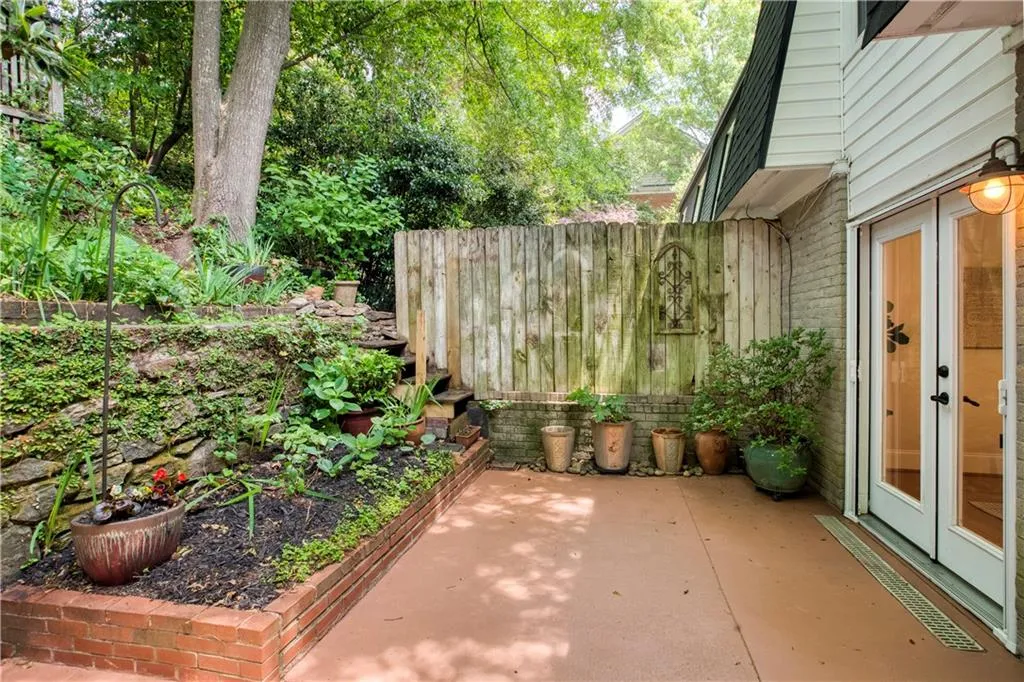 5700 Chemin De Vie, Sandy Springs, Georgia 30342, 3 Bedrooms Bedrooms, ,2 BathroomsBathrooms,Residential,Sold,5700 Chemin De Vie,7217461