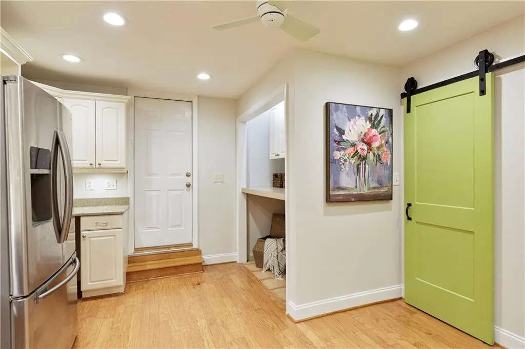 5700 Chemin De Vie, Sandy Springs, Georgia 30342, 3 Bedrooms Bedrooms, ,2 BathroomsBathrooms,Residential,Sold,5700 Chemin De Vie,7217461